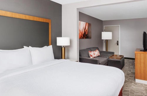 West Warwick Hotel | SpringHill Suites Providence West Warwick