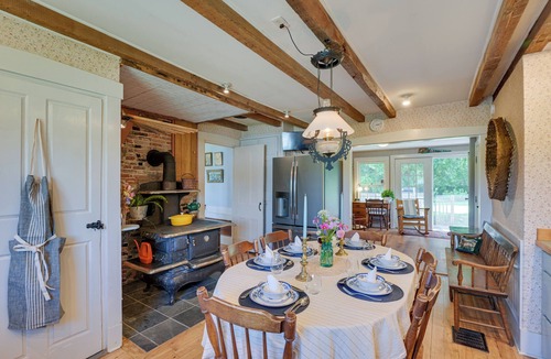 Freedom House | Springvale Farm: Freedom Home with Hiking Trail!