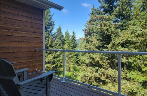 Homer Apartment | Sprucewood Dens