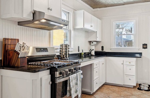 Portsmouth House | State St. Parlor | Walk Downtown | Newly Designed