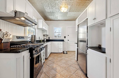 Portsmouth House | State St. Parlor | Walk Downtown | Newly Designed