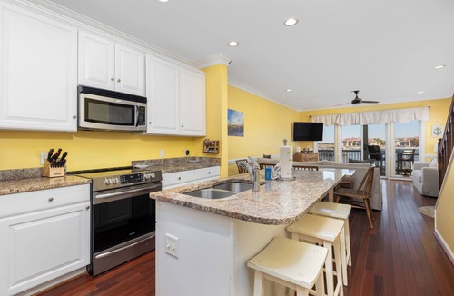 Waters Edge House | Stay at Sail Away - Riverfront Views