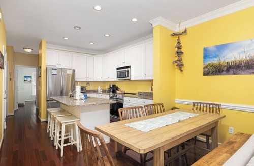 Waters Edge House | Stay at Sail Away - Riverfront Views