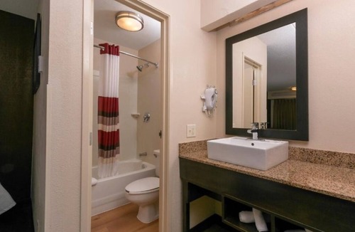 Columbus Hotel | Stay Close to Short North Arts District and Enjoy Local Attractions