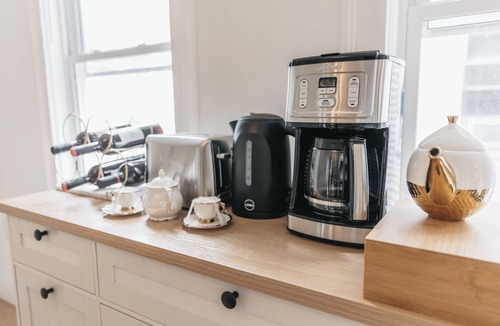 Everett Apartment | Stay Comfy Easy Boston Access, Everett MA