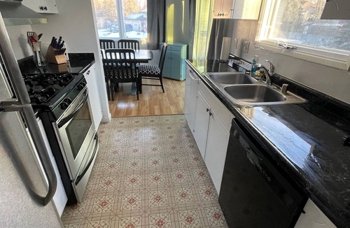 University Area House | Stay North–Rooted in Anchorage, Ready for Anything! Message for longer Stays.