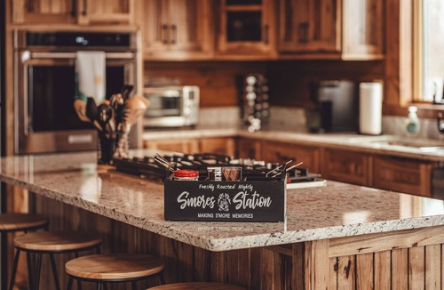Zaleski Cabin | Stay Warm and Cozy at the Cozy Bear Cabin! Hot-Tub, Game Room, Fireplace