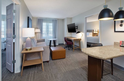 Lincoln Hotel | Staybridge Suites Lincoln Northeast by IHG