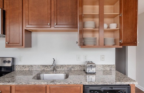 North Bethesda Apartment | Stellar North Bethesda 2BR w/Terrace & Pools, nr Shops, by Blueground