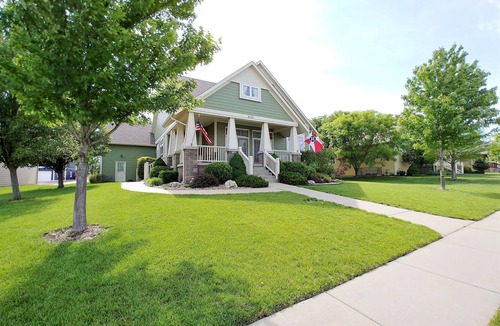 Bel Aire House | Stepless Entry, EV Charger, No Pet Fee, Garage 7+ Car Parking, Bikes & Paths