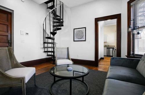 Hough House | Steps to Cleveland Clinic | Cozy Retreat