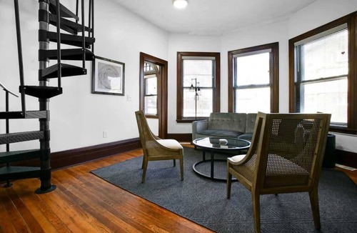 Hough House | Steps to Cleveland Clinic | Cozy Retreat