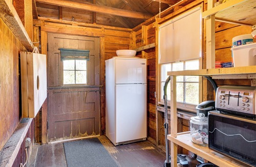 North Hampton Cottage | Steps to North Hampton Beach: Cottage w/Deck!