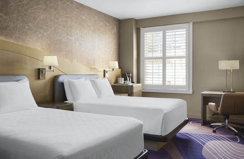 Pasadena Hotel | Steps to Pasadena Museum of California Art! 3 Affordable Units, Parking, Pool!