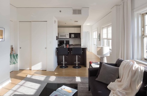 Midtown - Westport Apartment | Steps to Shops, Eats | Easy Access + W&D | Zencity