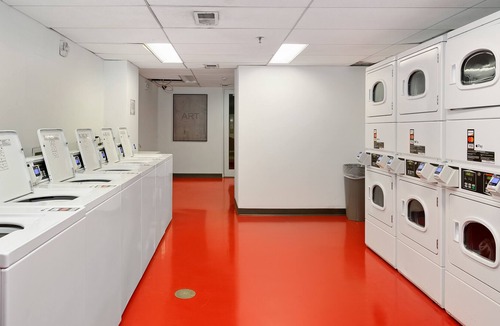 Midtown - Westport Apartment | Steps to Shops, Eats | Easy Access + W&D | Zencity