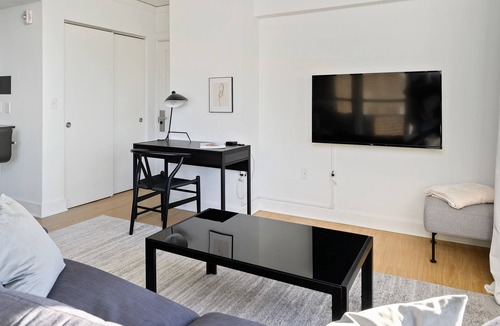 Midtown - Westport Apartment | Steps to Shops, Eats | Easy Access + W&D | Zencity