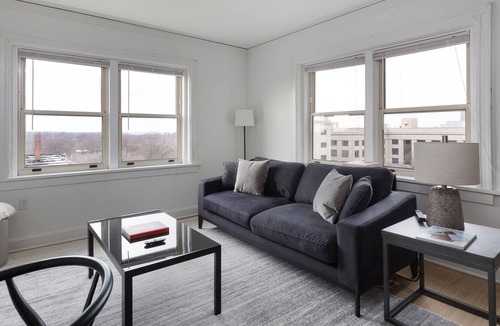 Midtown - Westport Apartment | Steps to Shops, Eats | Easy Access + W&D | Zencity