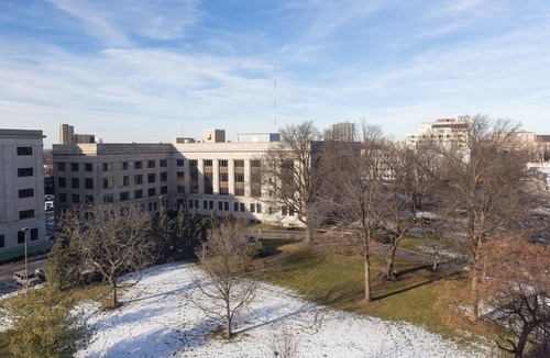 Midtown - Westport Apartment | Steps to Shops, Eats | Easy Access + W&D | Zencity