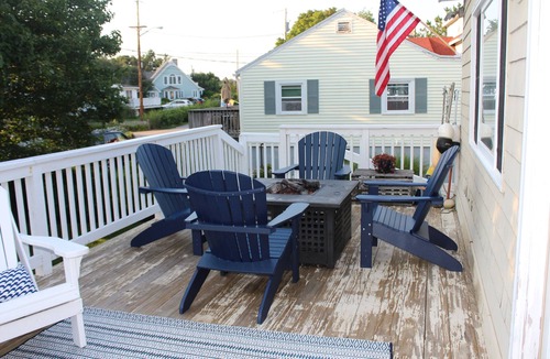 Hampton House | Steps to the beach - perfect