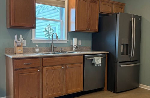 Eastward Look House | Steps to the Sand! Scarborough Beach Retreat 4bd/3ba with A/C - Newly Renovated!