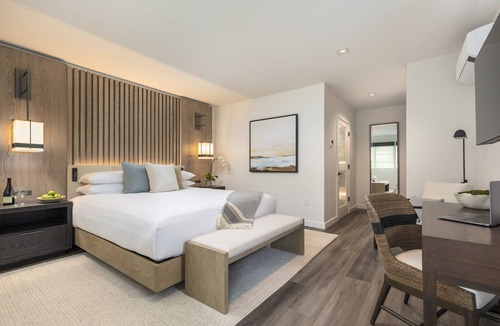 Northwest Carmel Hotel | Stilwell Hotel