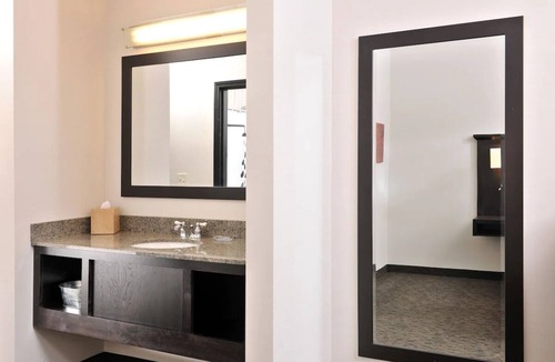 Independence Hotel | Stoney Creek Kansas City, Expanded 2 Queen with Sofa Sleeper | 3 Units