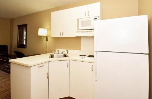 Parkdale Hotel | Studio 6 Extended Stay Fairfield, OH - Cincinnati