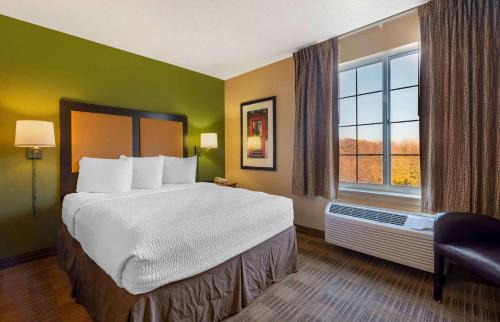 Eagan Hotel | Studio 6 Extended Stay Minneapolis Airport Eagan North MN