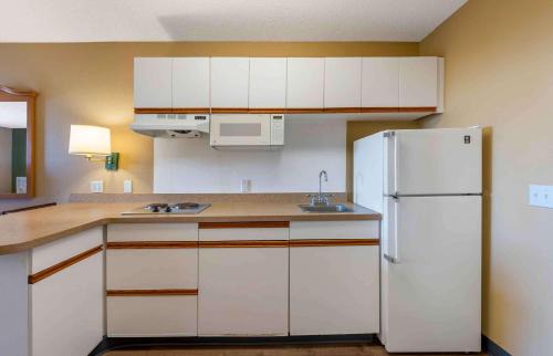 Eagan Hotel | Studio 6 Extended Stay Minneapolis Airport Eagan North MN