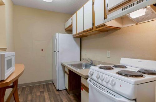 Executive Park Hotel | Studio 6 Suites Charlotte, NC - Tyvola Rd Executive Park