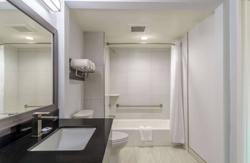 Eastside Hotel | Studio 6 Suites Perris, CA