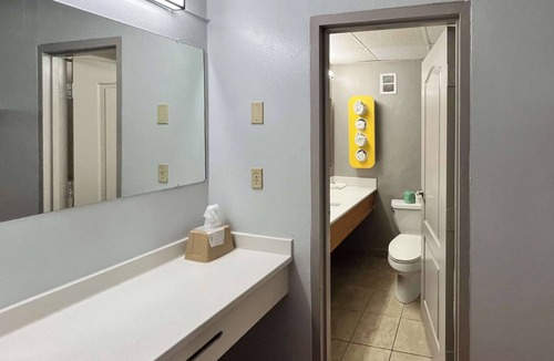 Springfield Hotel | Studio 6 Suites Springfield, OH