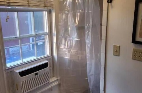 Historic Hill Apartment | Studio B, downtown studio apartment with parking