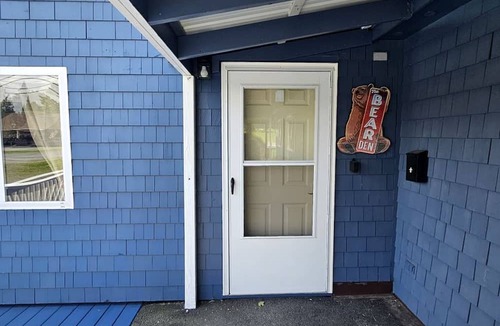 Greenville Cabin | Studio Cabin Well Equipped Suitable for Two in Maine