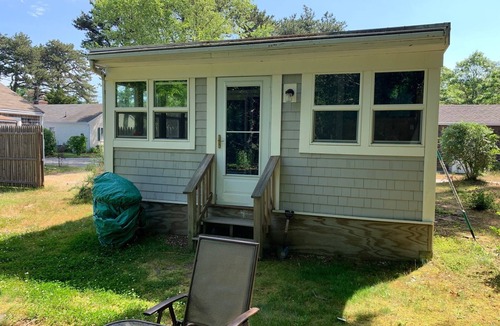North Eastham Cottage | Studio Cottage w/Oak Floors and Knotty Pine Walls (CS0003)
