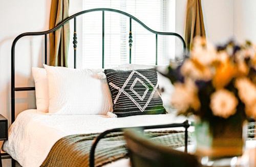 Mill River Apartment | Studio in Little Italy