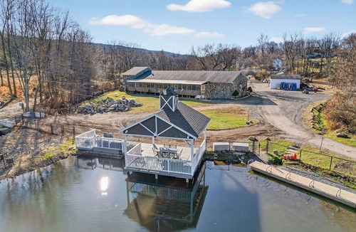 Monroe Apartment | Studio Lakeside Retreat Fast Wifi Great WFH