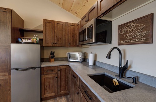 Sunapee Hotel | Studio Suite #3 at The Lodge | Minutes from Sunapee Harbor & Mount Sunapee