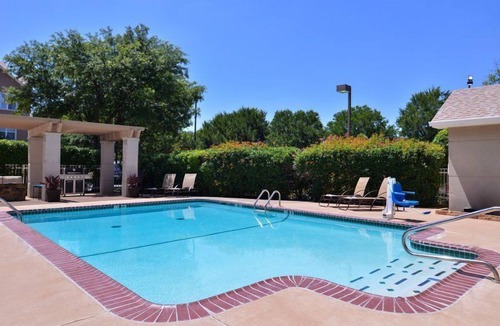 Wichita Falls Apartment | Studio Suite in Wichita Falls | Free Breakfast + Fitness Center Access!