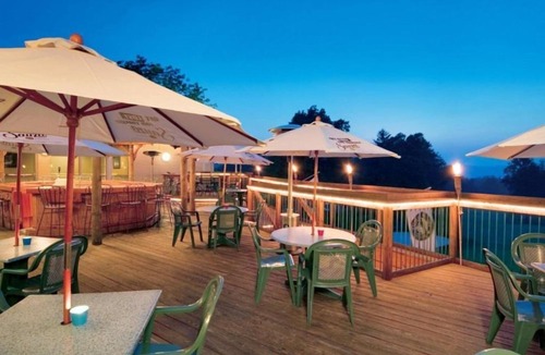 Cheat Lake Apartment | Studio w Pool, BBQ Area & Spa at Lakeview Golf Hotel