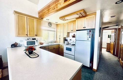Park City Cabin | Stunning Lake View Mountain Lodge