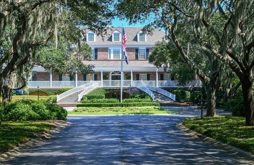 Debordieu Colony Villa | Stunning Marsh Lake Villa Perfect for Entertaining Sue's Way