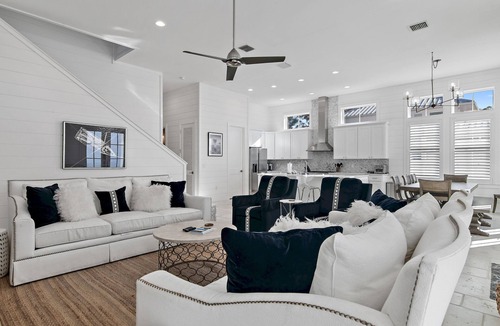 San Juan House | Stunning New Main & Carriage House with Private Pool- 59 Barcelona Avenue