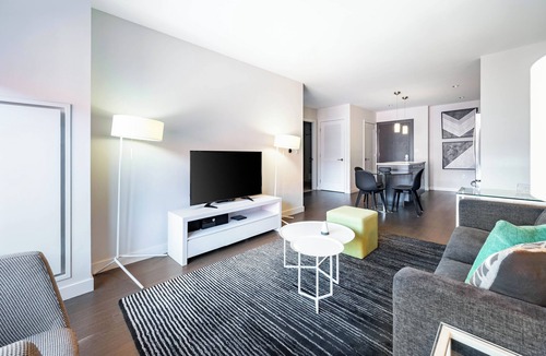 Seaport District Apartment | Stunning One Bedroom with Luxury Amenitites