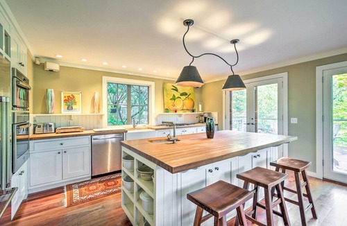 Pawling House | Stunning Pawling Retreat w/Ponds & Waterfall