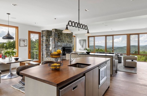 East Randolph House | Stunning, Peaceful, Modern Vermont Estate surrounded by State Park