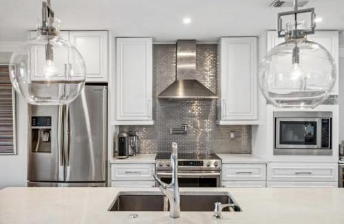 Tuckahoe House | Stunning Townhouse w Tennis & Pool