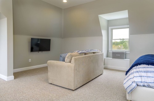 Cambridge House | Stunning Waterfront Maryland Eastern Shore Home with In-Ground Pool and Hot Tub