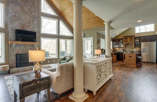 Chestnut Springs House | Stunning Wintergreen Resort Home: Ski & Golf!